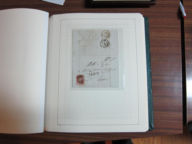 0018 (74).JPG -     Lote:    18      Marcofilia      Lotes Especiais       Descrição:         Portugal &mdash; Colecção especializada em dois álbuns com estudo especializado das marcas de duplo círculo e circulares de Lisboa, com selos de diversas emissões e cartas. Lote a ver.        Lote       Valor Base:     &euro; 1.000,00     Valor Venda:     Retirado     